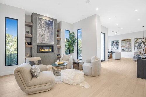 Belden Modern Villa - New Hollywood Hills Modern w/ Pool & City Views