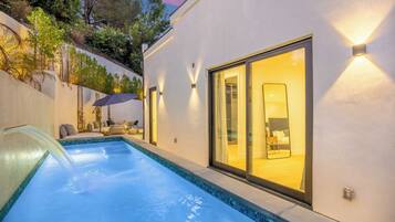 Et oppvarmet basseng