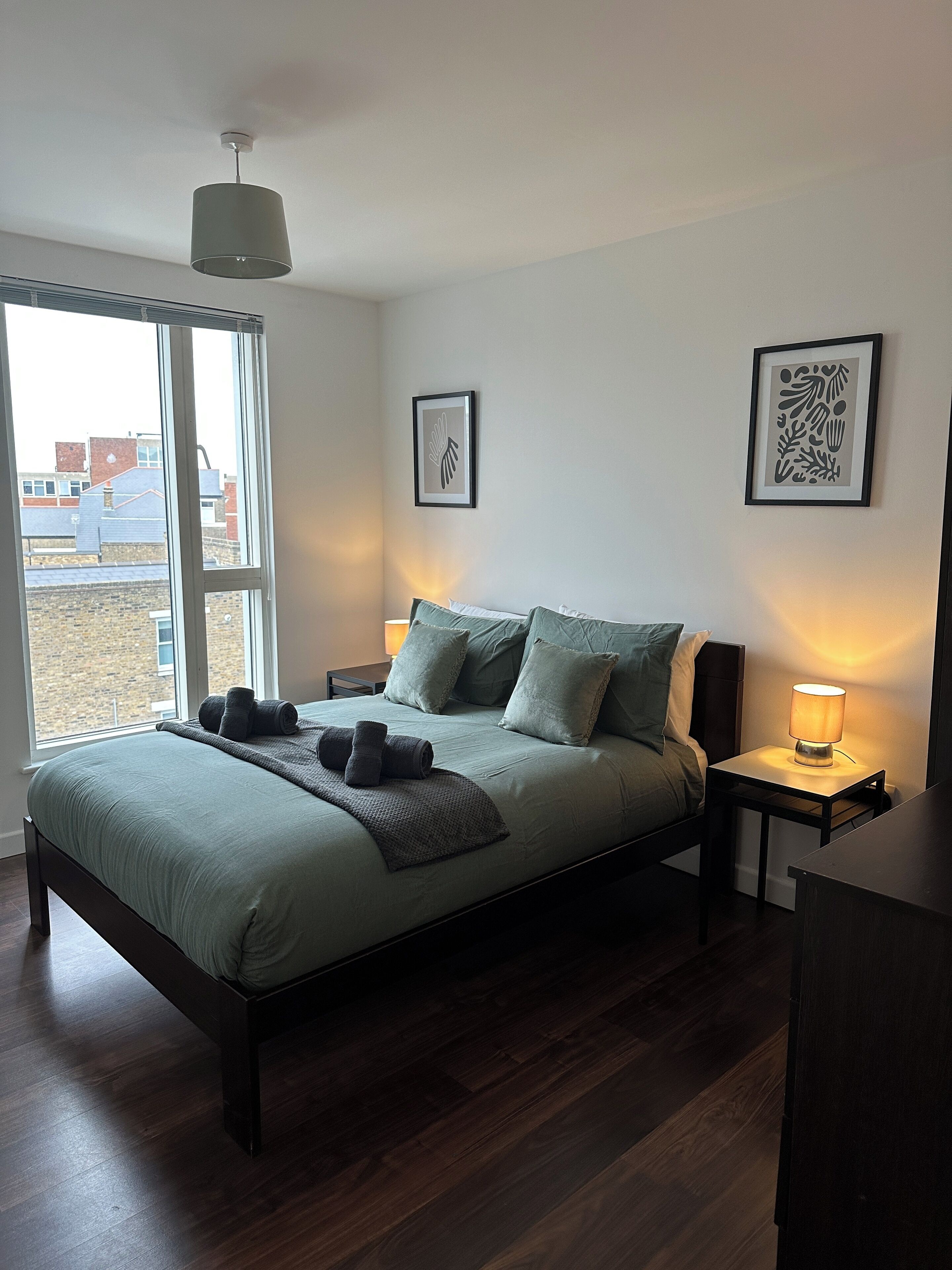 3 habitaciones, tabla de planchar con plancha, cuna de viaje y wifi 