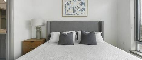 2 bedrooms, desk, iron/ironing board, Internet