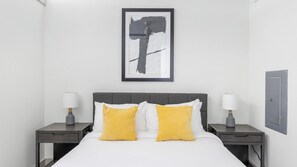 Desk, iron/ironing board, WiFi, bed sheets