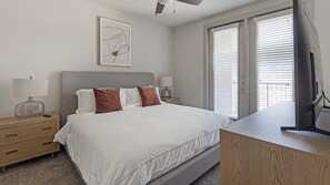 2 bedrooms, desk, iron/ironing board, WiFi