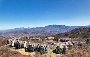 Exterior - Free attractions tickets, indoor resort pool and hot tub located in Gatlinburg! (Gatlinburg)