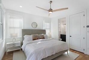 2 bedrooms, iron/ironing board, WiFi, bed sheets - Hedge Haus (Atlanta)