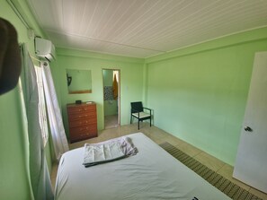 2 bedrooms, iron/ironing board, WiFi, bed sheets - Sunshine Avenue Treasure Suite A luxurious home away from home with every stay. (Saint George)