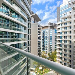 Apartment | 2 bedrooms, Internet - 2BR Palm Jumeirah With Pool on Roof Amazing View (Dubai)