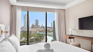 Apartment | 3 bedrooms, Internet - Luxurious 3-bedroom Apartment Facing Burj Khalifa in The Address Dubai Opera (Dubai)