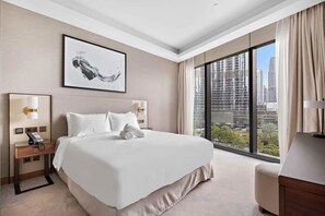 3 bedrooms, Internet - Luxurious 3-bedroom Apartment Facing Burj Khalifa in The Address Dubai Opera (Dubai)