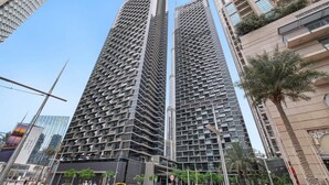 Apartment | 3 bedrooms, Internet - Luxurious 3-bedroom Apartment Facing Burj Khalifa in The Address Dubai Opera (Dubai)
