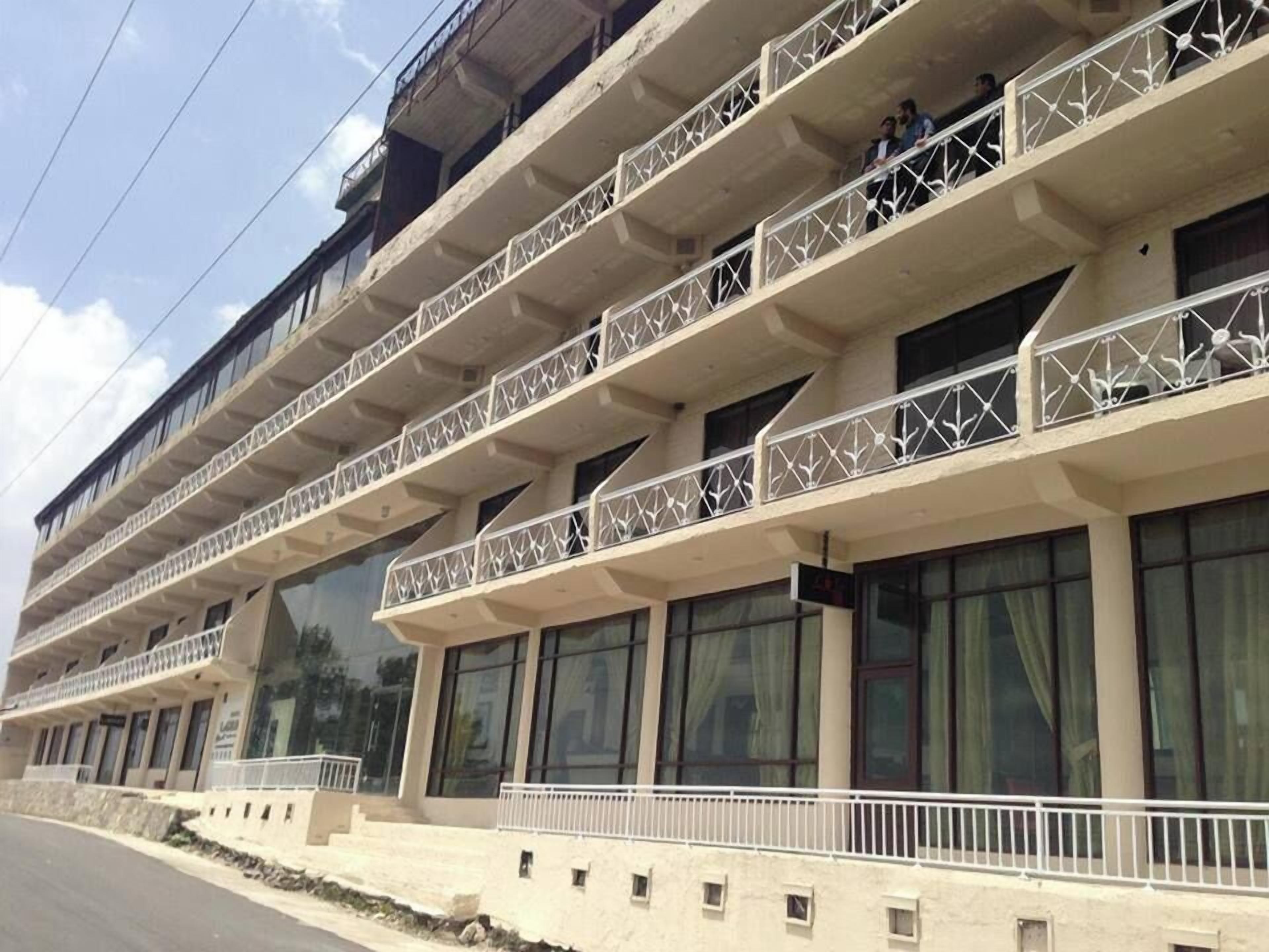 施設の正面