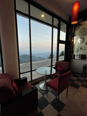 Restaurant - Shangrila Hotels Changla Gali (Abbottabad)