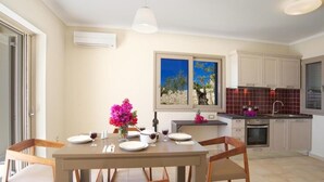 Exclusive Villa | Dapur peribadi | Peti sejuk, ketuhar gelombang mikro, ketuhar, cerek elektrik 