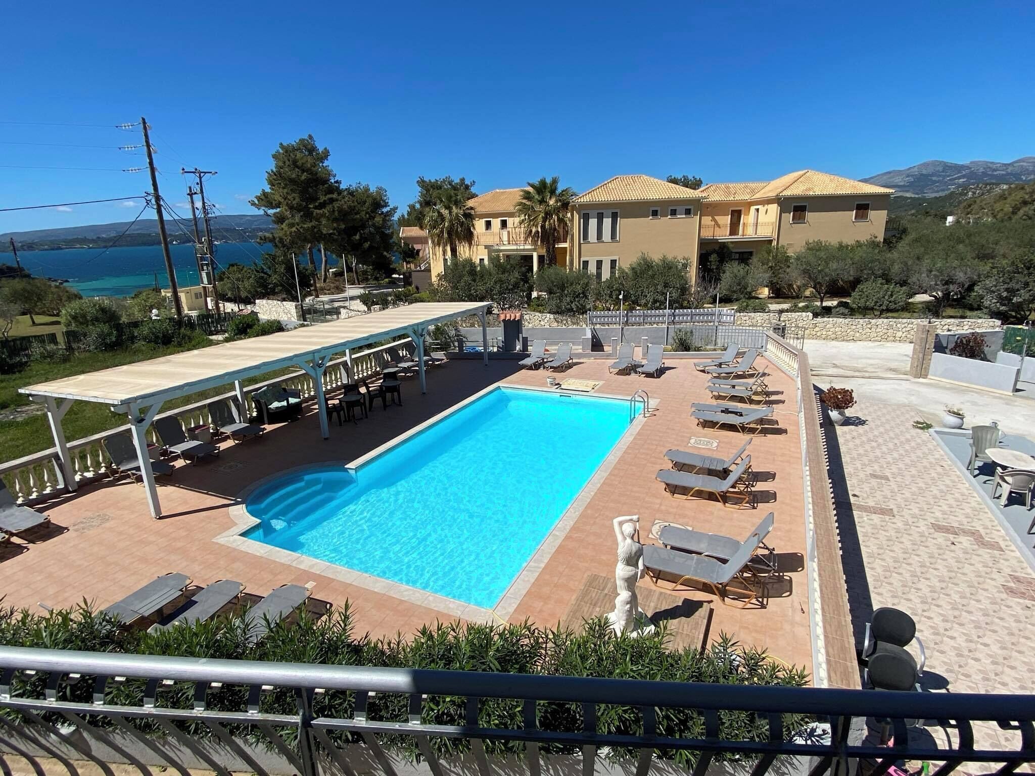 Alberca al aire libre por temporada 