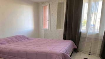 2 chambres, fer et planche Ă repasser, Wi-Fi, draps fournis