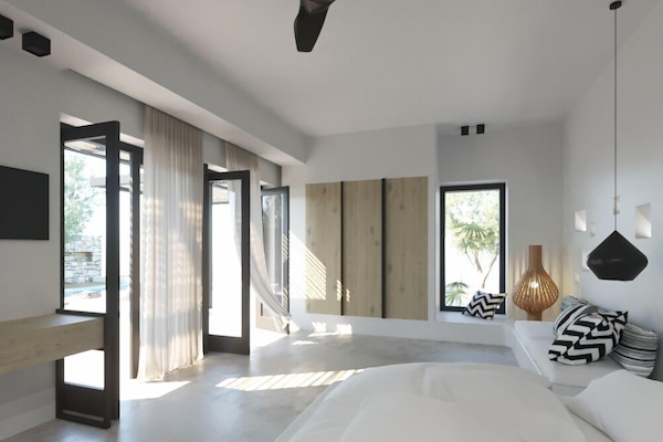 Premium Suite With Private Pool | Sábanas de algodón egipcio, ropa de cama de alta calidad, caja fuerte
