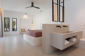 Premium Suite With Private Pool | Egyptian cotton sheets, premium bedding, in-room safe - Ios Bliss (Ios)