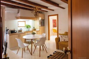 Leilighet | Eget kjøkken | Kjøleskap, ovn, kokeplater og kaffetrakter/tekoker