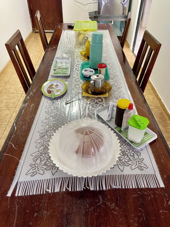 Petit déjeuner préparé à la commande compris tous les jours