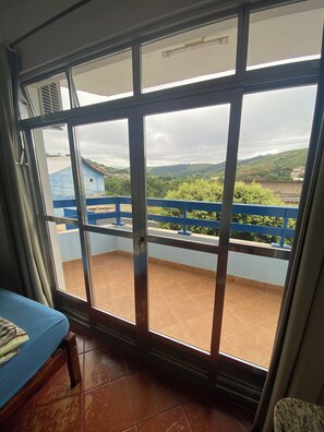 Espace de travail pour ordinateur portable, fer et planche à repasser