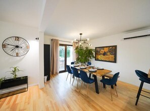 Villa (Four Bedroom with Heated Pool and Jac) | Dining room - Villa Sunshine (Sukosan)