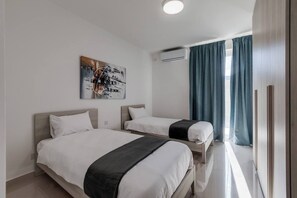 3 bedrooms, iron/ironing board, free WiFi, bed sheets