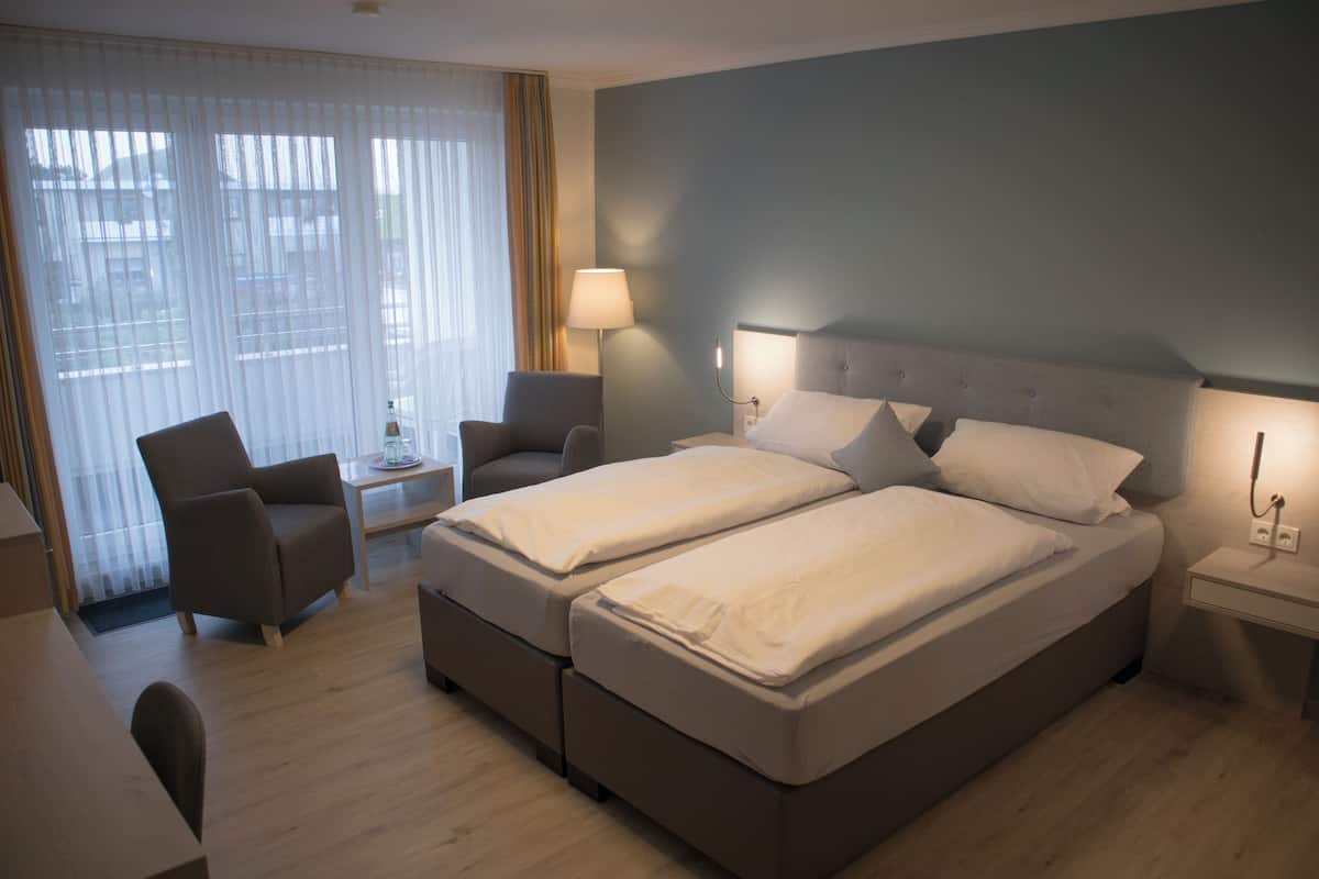 In-room safe, blackout curtains, free WiFi, bed sheets