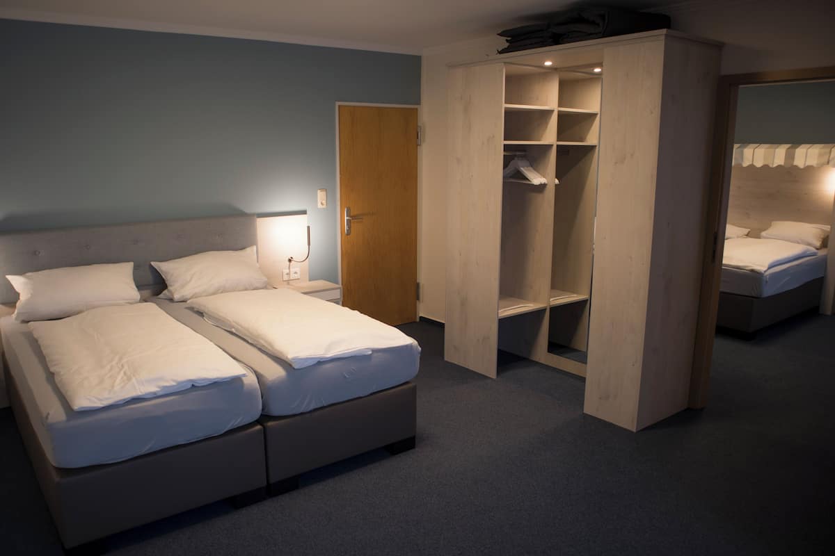 In-room safe, blackout curtains, free WiFi, bed sheets