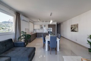 Interior - 9ten11 Mellieha Bay – modern 3BR seafront apartment just 50m from the beach . Perfect for families, couples & business stays, with lift access (Il-Mellieħa)
