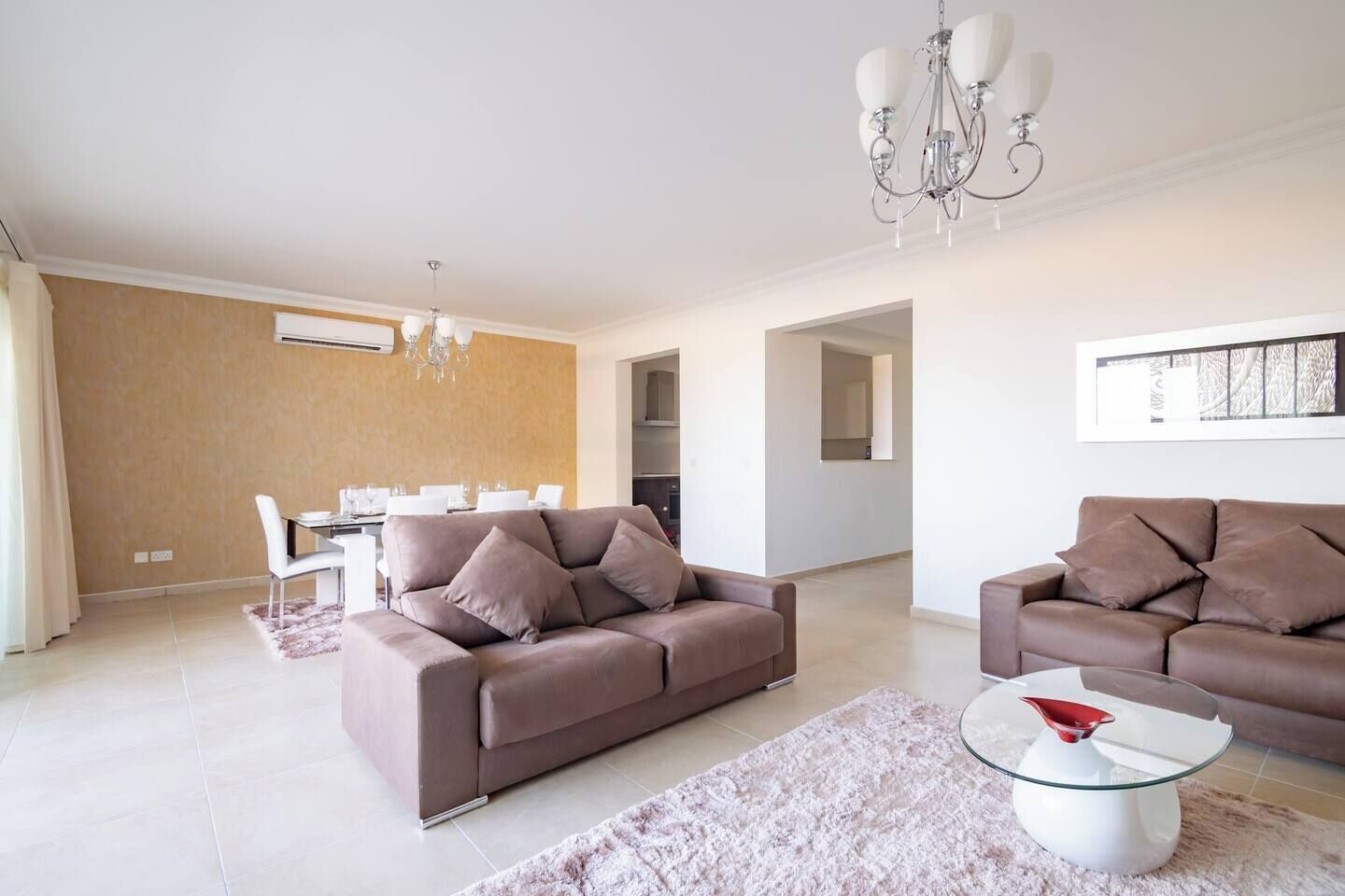 Modern 3-bedroom Ground Floor Apartment In Sliemas Award-winning Fort Cambridge. Luxury Living, Top Location & Just Steps From The Sea, Shops & Cafés. - La Valette
