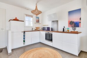 Frigorifero, microonde, forno, lavastoviglie