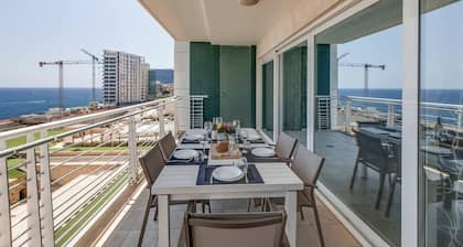 This modern 3 bedroom luxury seafront apartment on the 6th floor is situated in the most popular and upmarket town of Sliema. Fort Cambridge is an Award winning development of Luxury seafront apartments in Malta, where one can enjoy stunning views in
