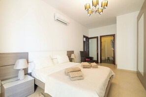 3 bedrooms, iron/ironing board, travel crib, free WiFi