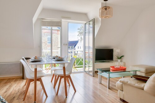 Escape to Fouesnant in a flat with balcony