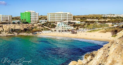 ☀️ Family-friendly apartment near Ghadira, Paradise & Golden Bay 🌴 Modern comfort with A/C (coin-operated) 🐚 Perfect base for a sunny Malta getaway.