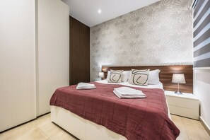 2 bedrooms, iron/ironing board, travel cot, free WiFi