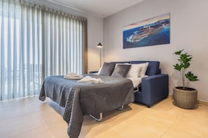 2 chambres, fer et planche à repasser, Wi-Fi gratuit, draps fournis