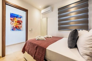 2 chambres, fer et planche à repasser, Wi-Fi gratuit, draps fournis