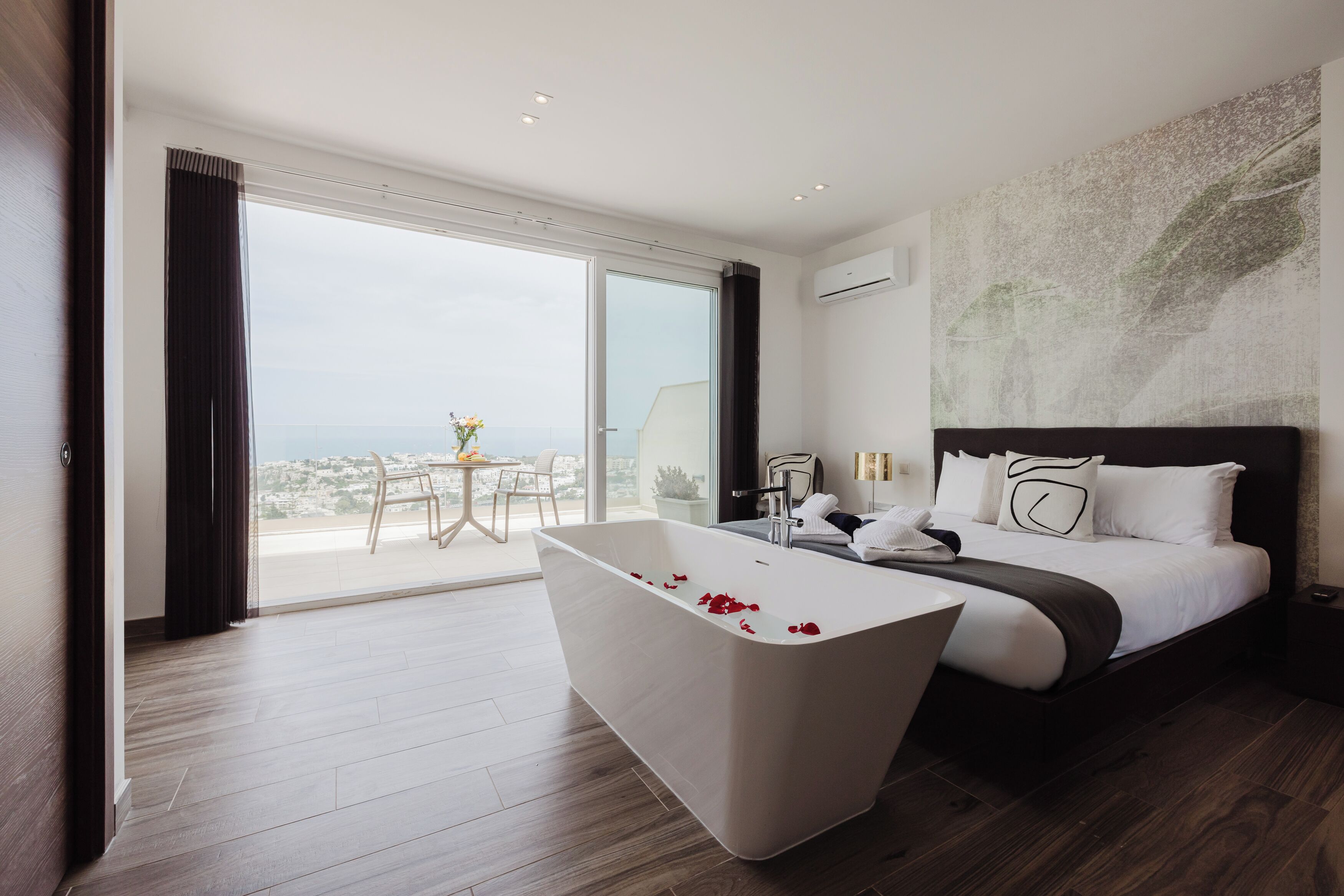 2 室のベッドルーム、アイロン / アイロン台、旅行用ベビーベッド、WiFi (無料)