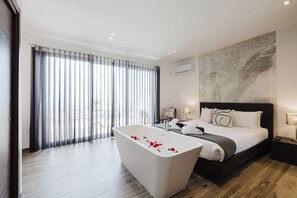 2 bedrooms, iron/ironing board, travel cot, free WiFi