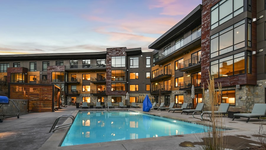 Lift Condo With Ski-in out w Village Access hot tub Fitness Center ski Rentals On-site