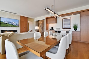 House | 4 bedrooms - Stunning 4-bdr Penthouse With Rooftop Deck Ski-in out Access Pool hot Tubs 5-star Amenities (Park City)