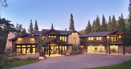 Chic Colony Ski-in Ski Out Villa Direct Access to Adventures at Park City Resort Hot Tub Gym