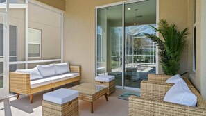 Een televisie en een kantoor