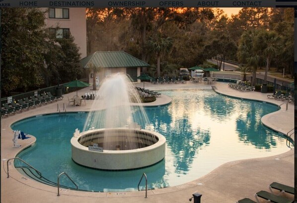 Pool - Summer Beach Week! Hilton Head Island 2BR Condo With Full Kitchen (Hilton Head Island)