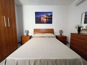 2 bedrooms, iron/ironing board, travel cot, free WiFi - Relax with the whole family at this peaceful place to stay (Il-Mellieħa)