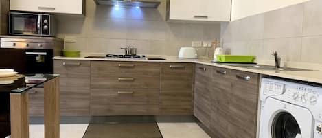 Fridge, microwave, oven, stovetop
