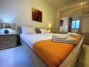 2 chambres, fer et planche Ă repasser, Wi-Fi gratuit, draps fournis