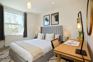 Apartment - The Leghorn Quarters - Modern 3bdr With Balcony (London)