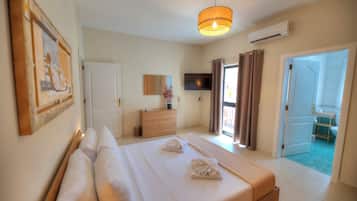 3 bedrooms, iron/ironing board, travel crib, free WiFi