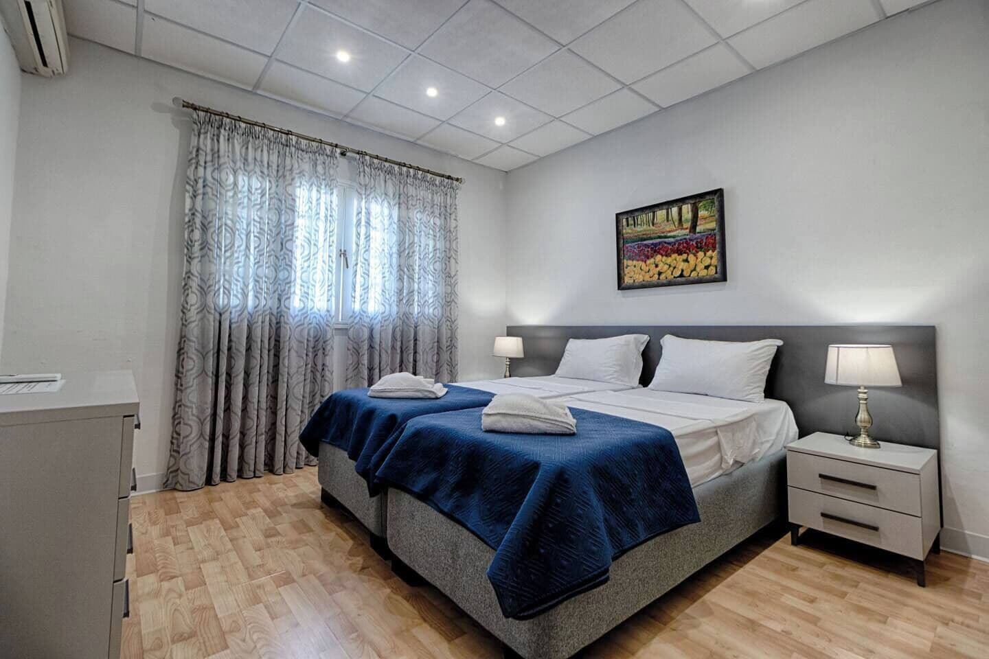 2 chambres, fer et planche à repasser, Wi-Fi gratuit, draps fournis